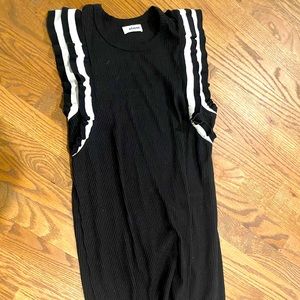 Flutter sleeve dress